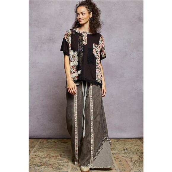 POL Lace Round Neck Short Sleeve Floral Pattern Top with Patch Detail - Picture 5 of 5